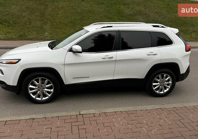 Белый Джип Чероки, объемом двигателя 2.36 л и пробегом 170 тыс. км за 13200 $, фото 11 на Automoto.ua