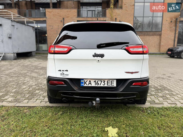 Білий Джип Cherokee, об'ємом двигуна 3.24 л та пробігом 185 тис. км за 16000 $, фото 7 на Automoto.ua