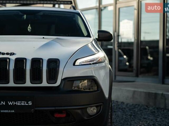 Белый Джип Чероки, объемом двигателя 3.24 л и пробегом 186 тыс. км за 17900 $, фото 12 на Automoto.ua