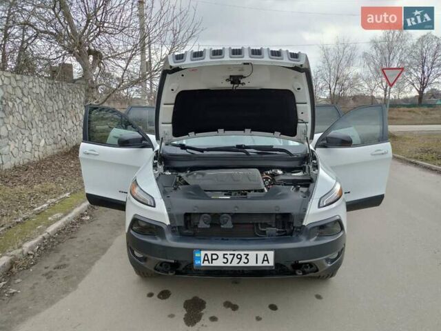 Белый Джип Чероки, объемом двигателя 3.2 л и пробегом 70 тыс. км за 21500 $, фото 19 на Automoto.ua