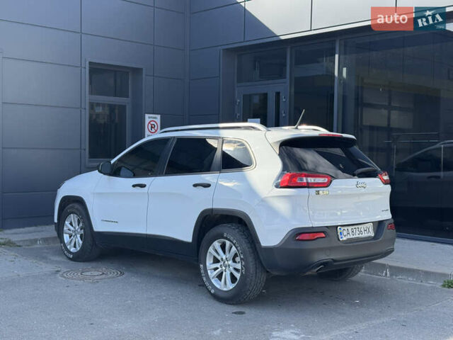 Белый Джип Чероки, объемом двигателя 2.36 л и пробегом 162 тыс. км за 12500 $, фото 5 на Automoto.ua
