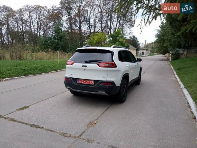 Білий Джип Cherokee, об'ємом двигуна 2.4 л та пробігом 201 тис. км за 11200 $, фото 8 на Automoto.ua
