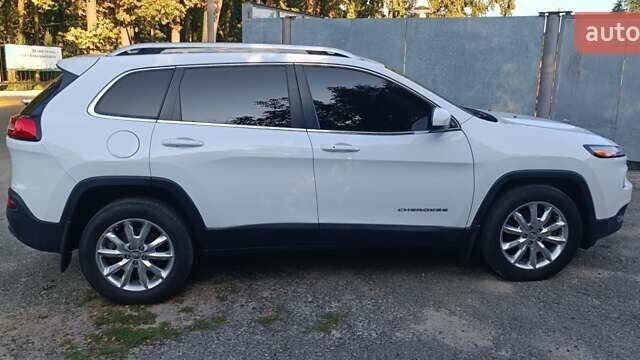 Білий Джип Cherokee, об'ємом двигуна 2.36 л та пробігом 161 тис. км за 16000 $, фото 4 на Automoto.ua