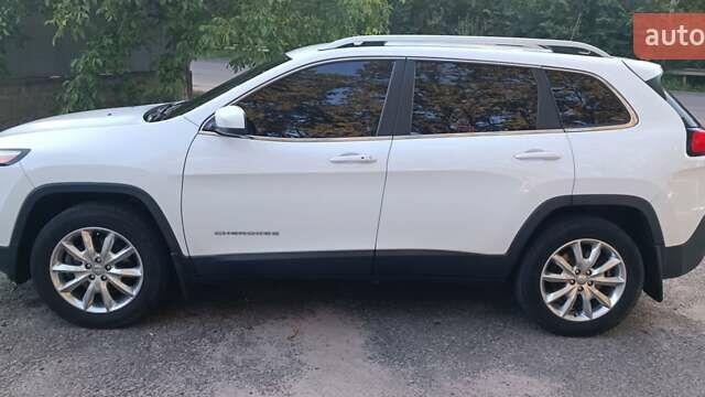 Білий Джип Cherokee, об'ємом двигуна 2.36 л та пробігом 161 тис. км за 16000 $, фото 3 на Automoto.ua