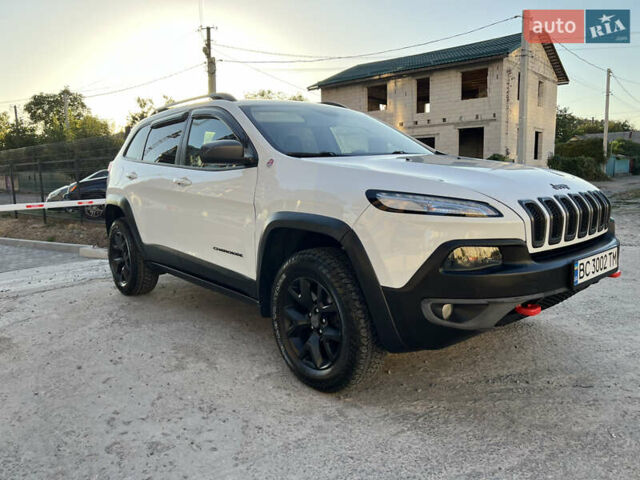 Білий Джип Cherokee, об'ємом двигуна 2.36 л та пробігом 184 тис. км за 13800 $, фото 6 на Automoto.ua