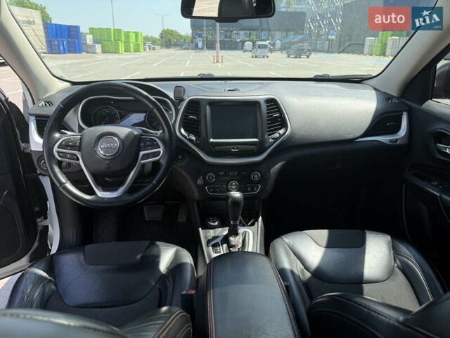 Білий Джип Cherokee, об'ємом двигуна 3.24 л та пробігом 163 тис. км за 15200 $, фото 9 на Automoto.ua