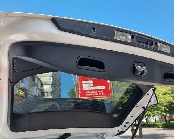 Белый Джип Чероки, объемом двигателя 2.4 л и пробегом 127 тыс. км за 15100 $, фото 40 на Automoto.ua