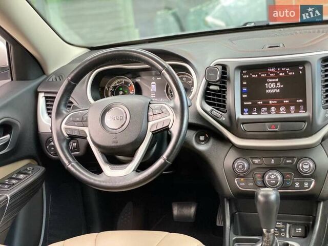 Білий Джип Cherokee, об'ємом двигуна 2.36 л та пробігом 187 тис. км за 13490 $, фото 54 на Automoto.ua