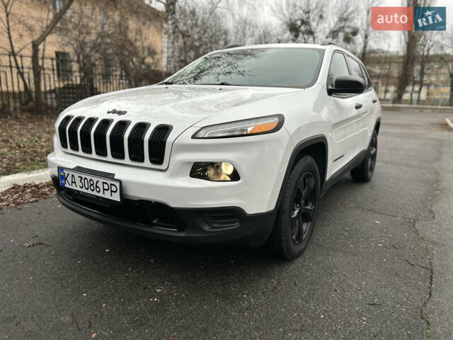 Белый Джип Чероки, объемом двигателя 2.36 л и пробегом 118 тыс. км за 13999 $, фото 2 на Automoto.ua