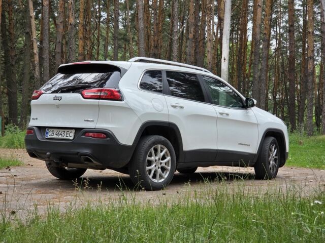 Белый Джип Чероки, объемом двигателя 3.2 л и пробегом 140 тыс. км за 14000 $, фото 5 на Automoto.ua