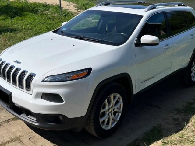 Белый Джип Чероки, объемом двигателя 3.2 л и пробегом 129 тыс. км за 10000 $, фото 3 на Automoto.ua