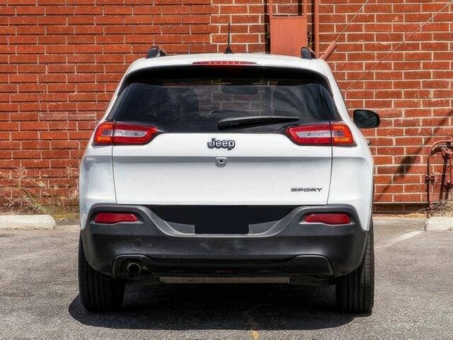 Белый Джип Чероки, объемом двигателя 2.4 л и пробегом 76 тыс. км за 8100 $, фото 6 на Automoto.ua