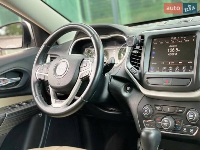 Білий Джип Cherokee, об'ємом двигуна 2.36 л та пробігом 187 тис. км за 13490 $, фото 58 на Automoto.ua