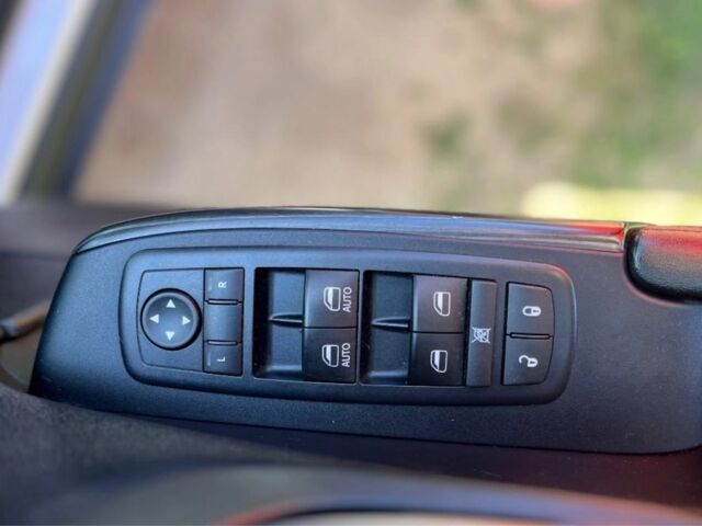 Белый Джип Чероки, объемом двигателя 3.2 л и пробегом 129 тыс. км за 10000 $, фото 12 на Automoto.ua