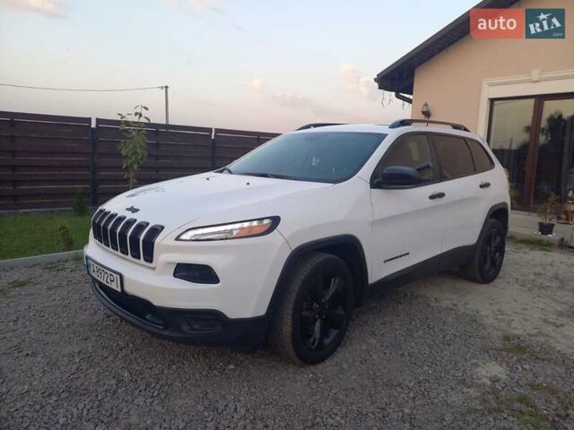 Белый Джип Чероки, объемом двигателя 3.24 л и пробегом 142 тыс. км за 13500 $, фото 36 на Automoto.ua