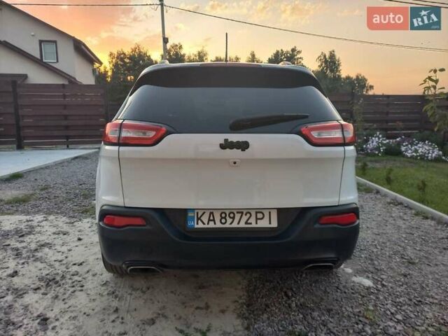 Белый Джип Чероки, объемом двигателя 3.24 л и пробегом 142 тыс. км за 13500 $, фото 44 на Automoto.ua