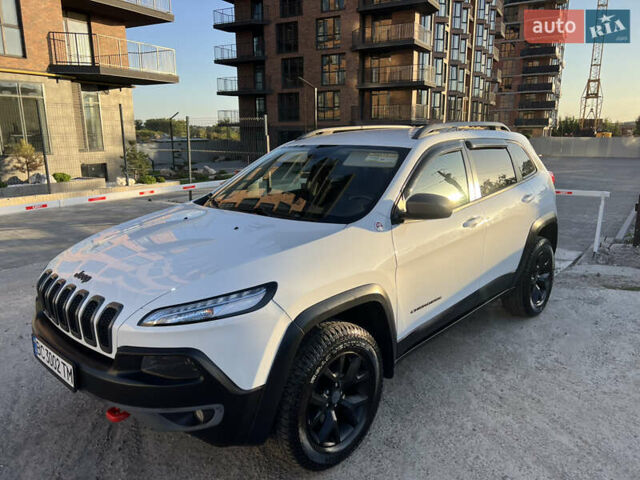 Білий Джип Cherokee, об'ємом двигуна 2.36 л та пробігом 184 тис. км за 13800 $, фото 4 на Automoto.ua