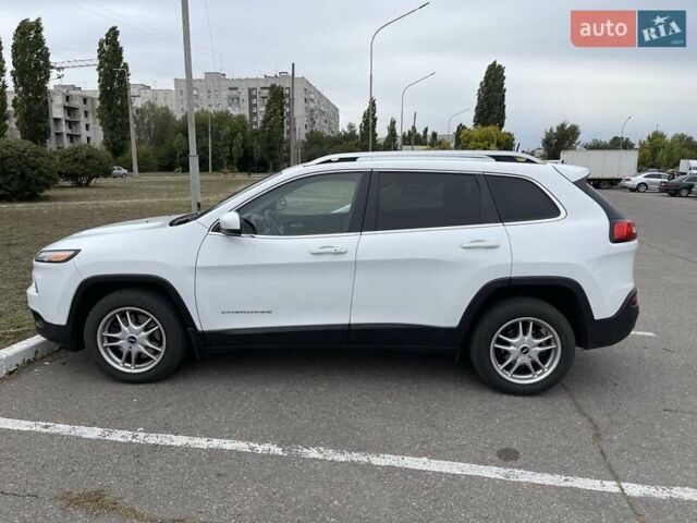 Білий Джип Cherokee, об'ємом двигуна 2.36 л та пробігом 180 тис. км за 12800 $, фото 3 на Automoto.ua