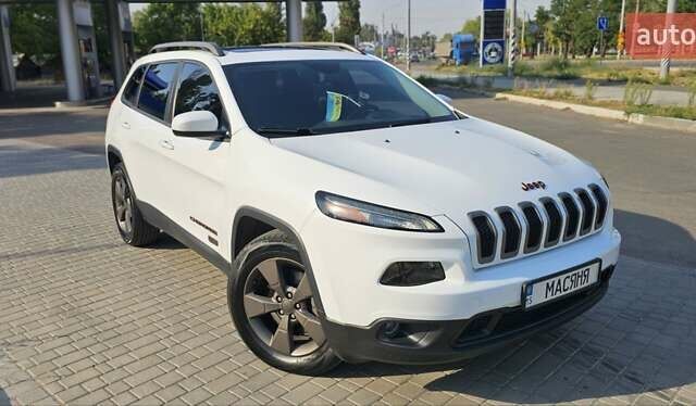 Білий Джип Cherokee, об'ємом двигуна 3.24 л та пробігом 135 тис. км за 15400 $, фото 11 на Automoto.ua