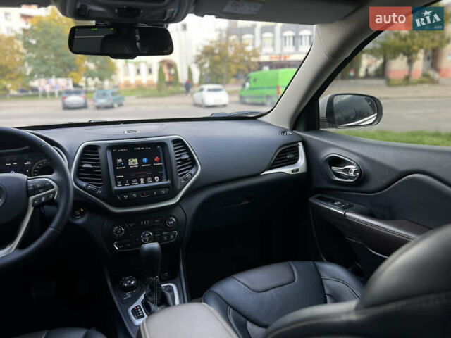 Белый Джип Чероки, объемом двигателя 2.18 л и пробегом 80 тыс. км за 18200 $, фото 31 на Automoto.ua