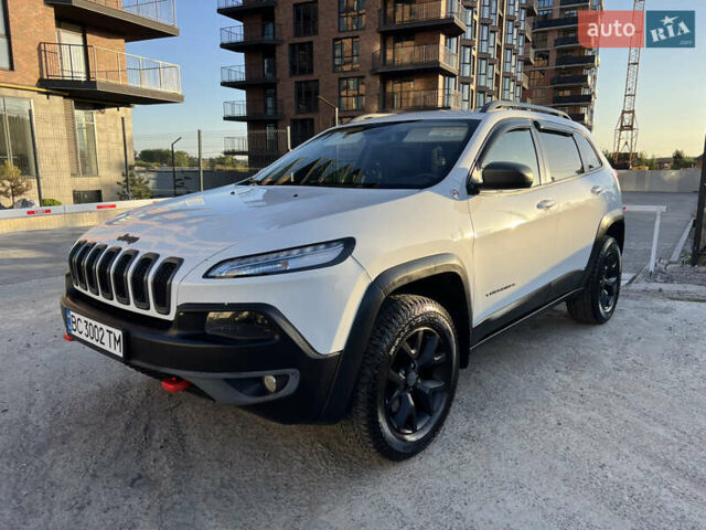 Білий Джип Cherokee, об'ємом двигуна 2.36 л та пробігом 184 тис. км за 13800 $, фото 3 на Automoto.ua