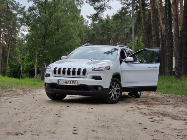 Белый Джип Чероки, объемом двигателя 3.2 л и пробегом 140 тыс. км за 13700 $, фото 2 на Automoto.ua