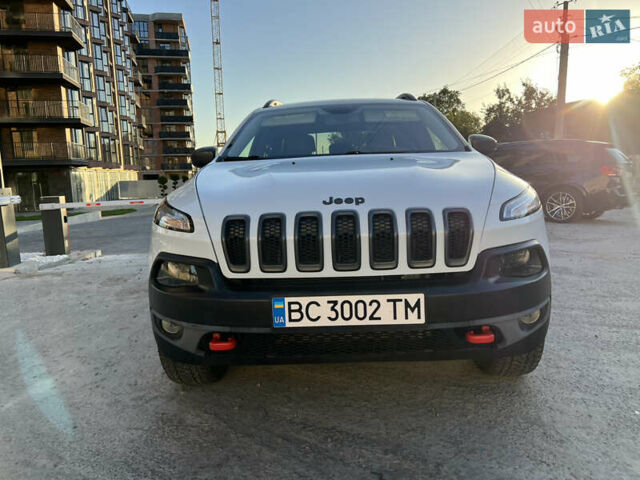 Білий Джип Cherokee, об'ємом двигуна 2.36 л та пробігом 184 тис. км за 13800 $, фото 9 на Automoto.ua