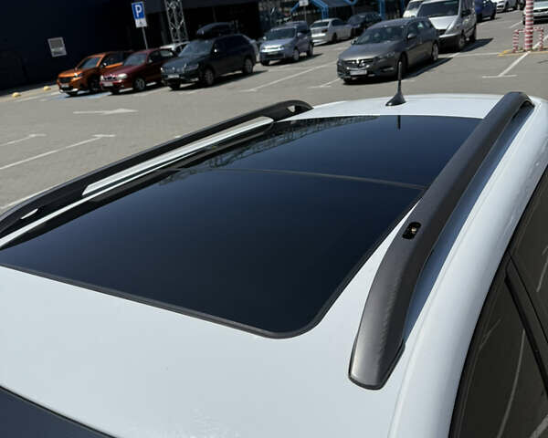 Білий Джип Cherokee, об'ємом двигуна 3.24 л та пробігом 163 тис. км за 15200 $, фото 8 на Automoto.ua