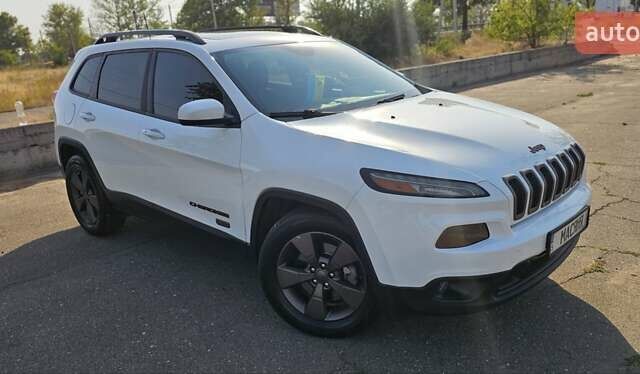 Білий Джип Cherokee, об'ємом двигуна 3.24 л та пробігом 135 тис. км за 15400 $, фото 8 на Automoto.ua