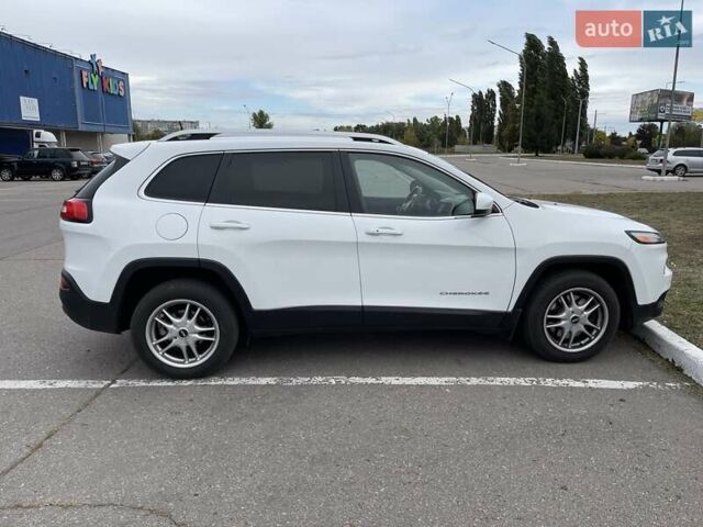 Білий Джип Cherokee, об'ємом двигуна 2.36 л та пробігом 180 тис. км за 12800 $, фото 12 на Automoto.ua