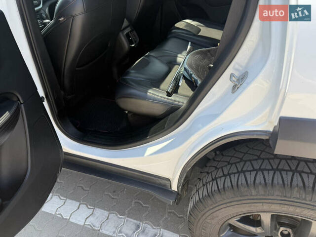 Білий Джип Cherokee, об'ємом двигуна 3.24 л та пробігом 163 тис. км за 15200 $, фото 11 на Automoto.ua