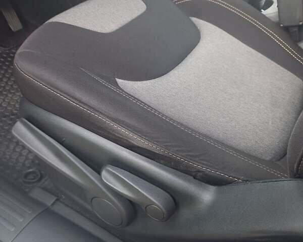 Белый Джип Чероки, объемом двигателя 3.24 л и пробегом 142 тыс. км за 13500 $, фото 21 на Automoto.ua