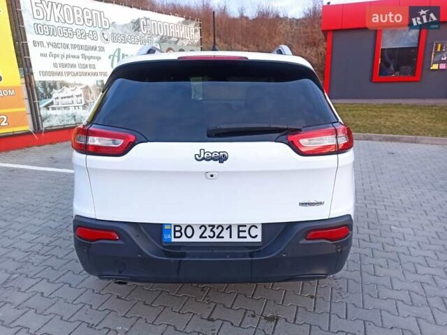 Белый Джип Чероки, объемом двигателя 2.36 л и пробегом 117 тыс. км за 14000 $, фото 5 на Automoto.ua
