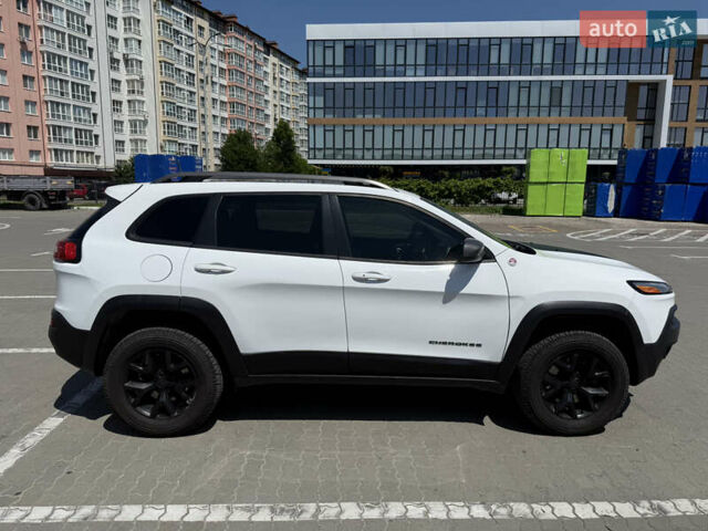 Білий Джип Cherokee, об'ємом двигуна 3.24 л та пробігом 163 тис. км за 15200 $, фото 2 на Automoto.ua