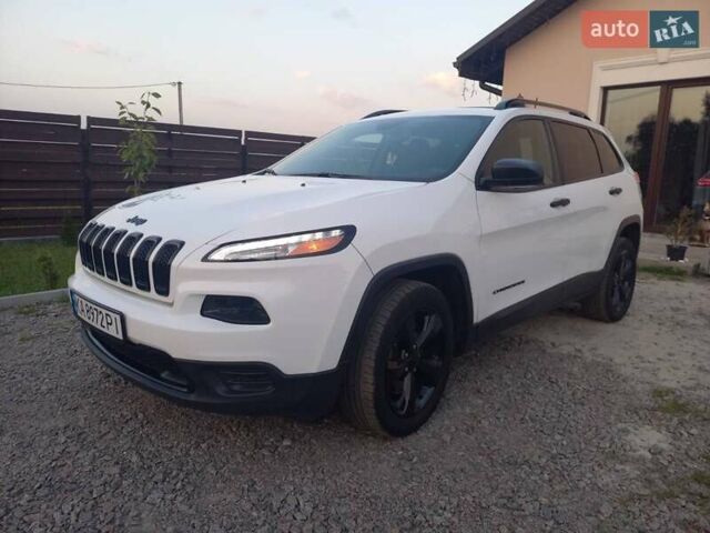 Белый Джип Чероки, объемом двигателя 3.24 л и пробегом 142 тыс. км за 13500 $, фото 30 на Automoto.ua