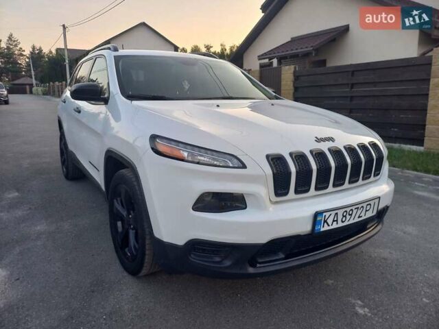 Белый Джип Чероки, объемом двигателя 3.24 л и пробегом 142 тыс. км за 13500 $, фото 26 на Automoto.ua