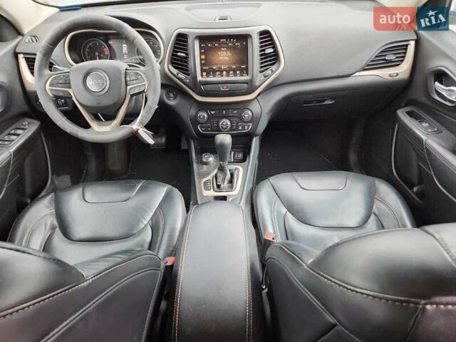 Белый Джип Чероки, объемом двигателя 2.36 л и пробегом 164 тыс. км за 2900 $, фото 7 на Automoto.ua