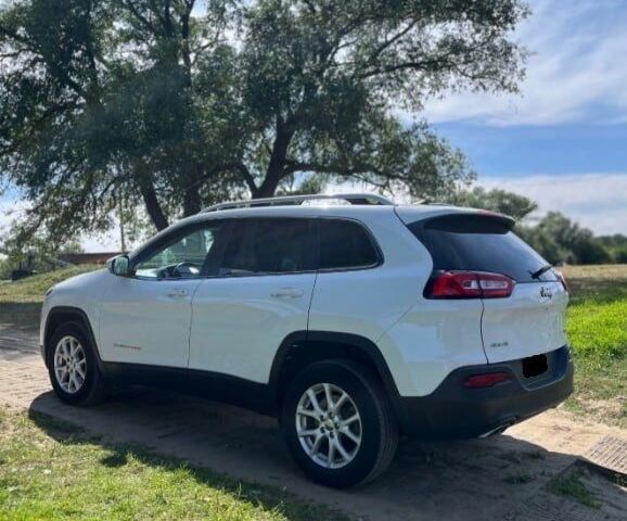 Белый Джип Чероки, объемом двигателя 3.2 л и пробегом 129 тыс. км за 10000 $, фото 4 на Automoto.ua