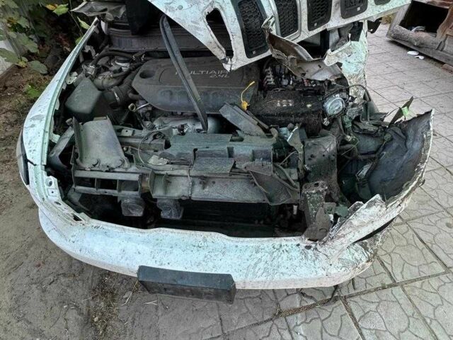 Белый Джип Чероки, объемом двигателя 2.4 л и пробегом 185 тыс. км за 4400 $, фото 12 на Automoto.ua