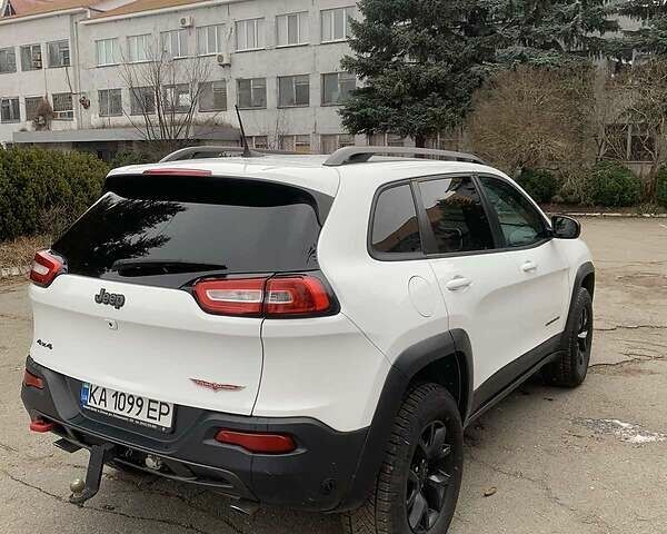 Білий Джип Cherokee, об'ємом двигуна 3.2 л та пробігом 163 тис. км за 16000 $, фото 3 на Automoto.ua