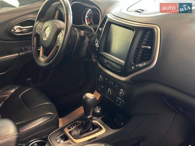 Белый Джип Чероки, объемом двигателя 2.18 л и пробегом 127 тыс. км за 17900 $, фото 39 на Automoto.ua