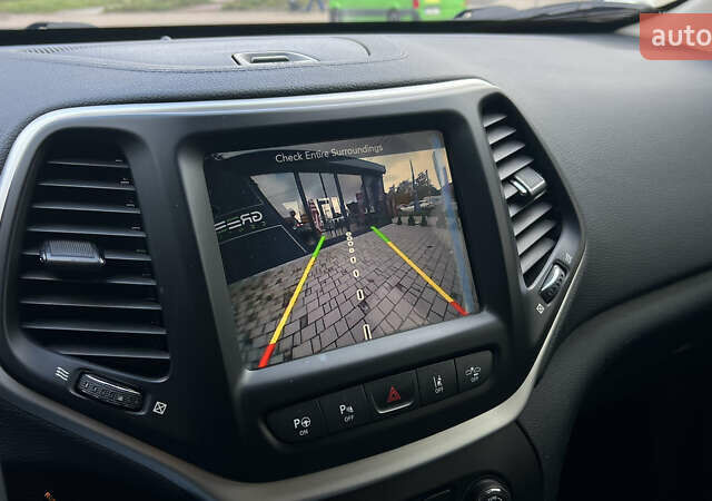 Белый Джип Чероки, объемом двигателя 2.18 л и пробегом 80 тыс. км за 18200 $, фото 13 на Automoto.ua