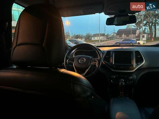 Білий Джип Cherokee, об'ємом двигуна 2.36 л та пробігом 150 тис. км за 14500 $, фото 19 на Automoto.ua