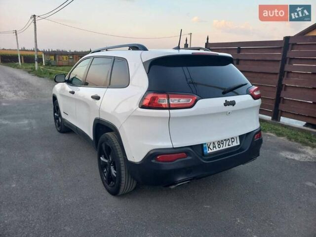 Белый Джип Чероки, объемом двигателя 3.24 л и пробегом 142 тыс. км за 13500 $, фото 25 на Automoto.ua