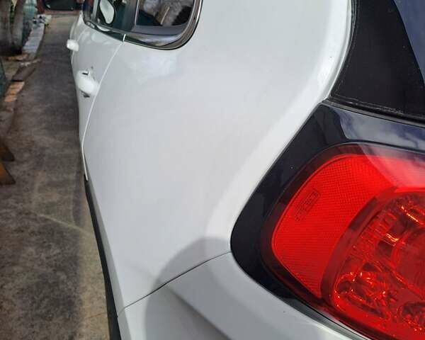 Белый Джип Чероки, объемом двигателя 2.36 л и пробегом 106 тыс. км за 16500 $, фото 1 на Automoto.ua