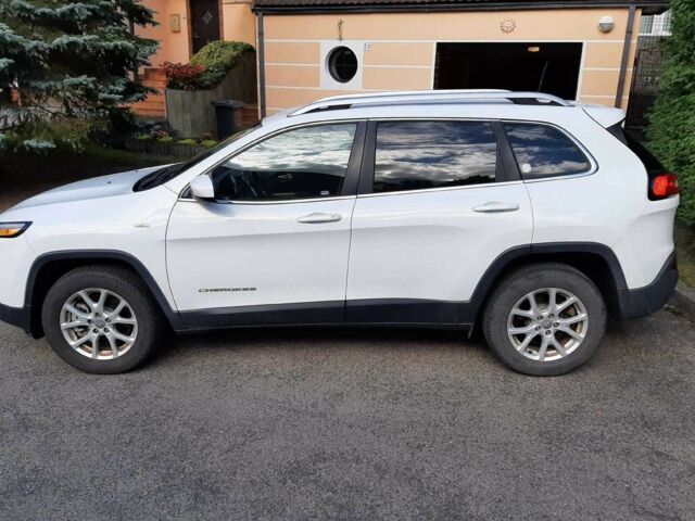 Джип Чероки 2017 в Киеве на Automoto.ua Белый Джип Чероки, объемом двигателя 0 л и пробегом 96 тыс. км за 9100 $, фото 3 на Automoto.ua