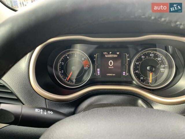 Белый Джип Чероки, объемом двигателя 2.36 л и пробегом 135 тыс. км за 12600 $, фото 8 на Automoto.ua