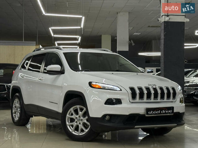 Белый Джип Чероки, объемом двигателя 2.36 л и пробегом 107 тыс. км за 12699 $, фото 3 на Automoto.ua
