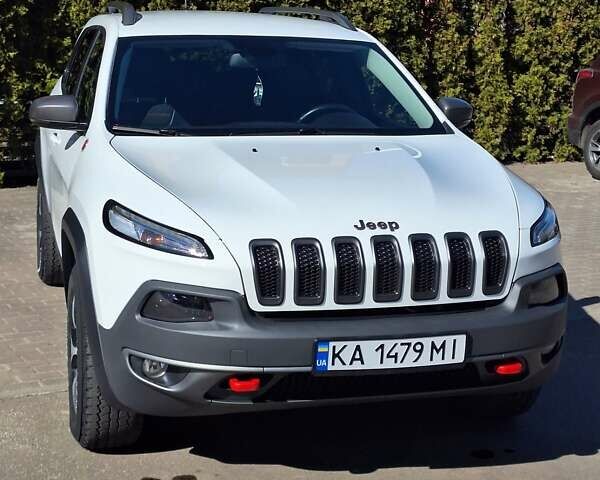 Білий Джип Cherokee, об'ємом двигуна 2.36 л та пробігом 119 тис. км за 17900 $, фото 4 на Automoto.ua