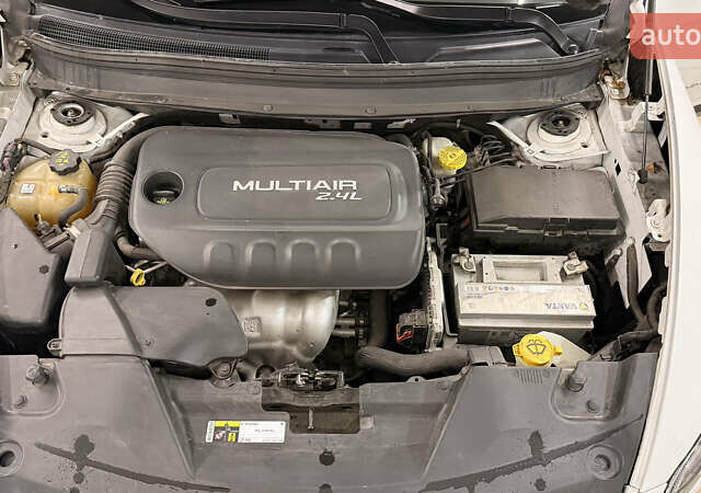 Белый Джип Чероки, объемом двигателя 2.36 л и пробегом 149 тыс. км за 14000 $, фото 13 на Automoto.ua